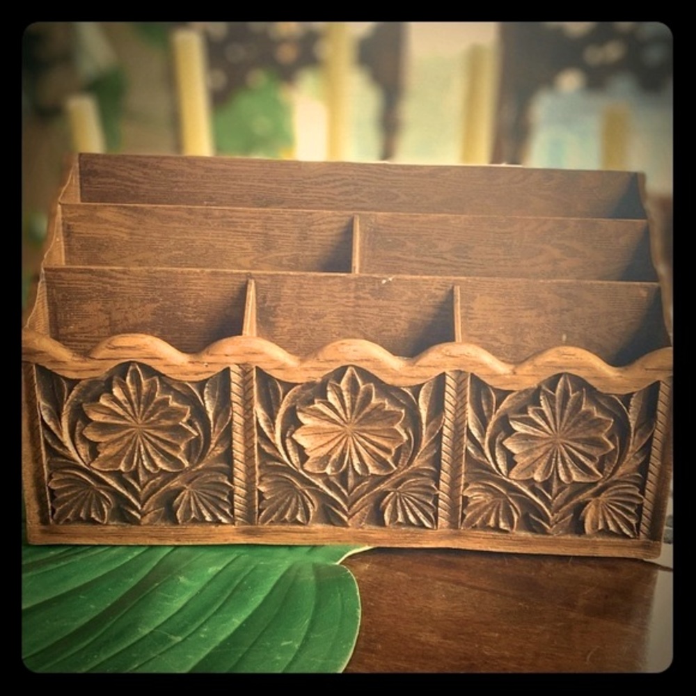 😎 Vntg MCM Faux Carved Wood Resin Desk Organizer